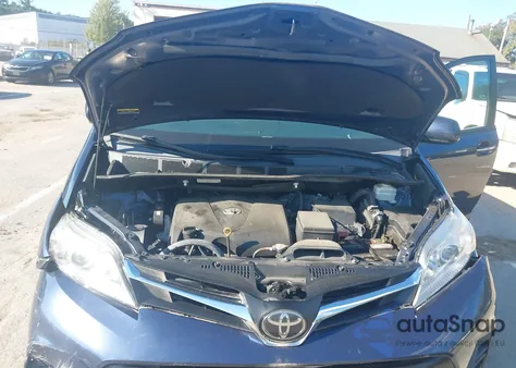 2020 Toyota Sienna Le z USA, uszkodzony, nr VIN 5TDKZ3DCXLS024652